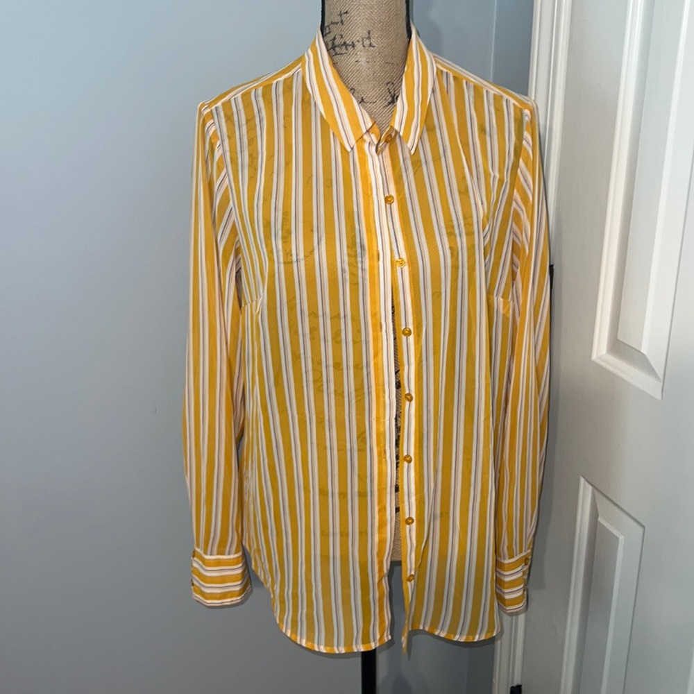 A new day size large button down